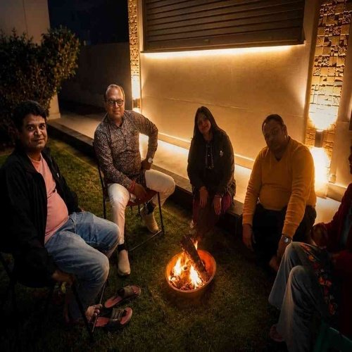 Comfortable bed and breakfast in Varanasi with peaceful garden, modern rooms, and personalized hospitality at Rangoli Garden.